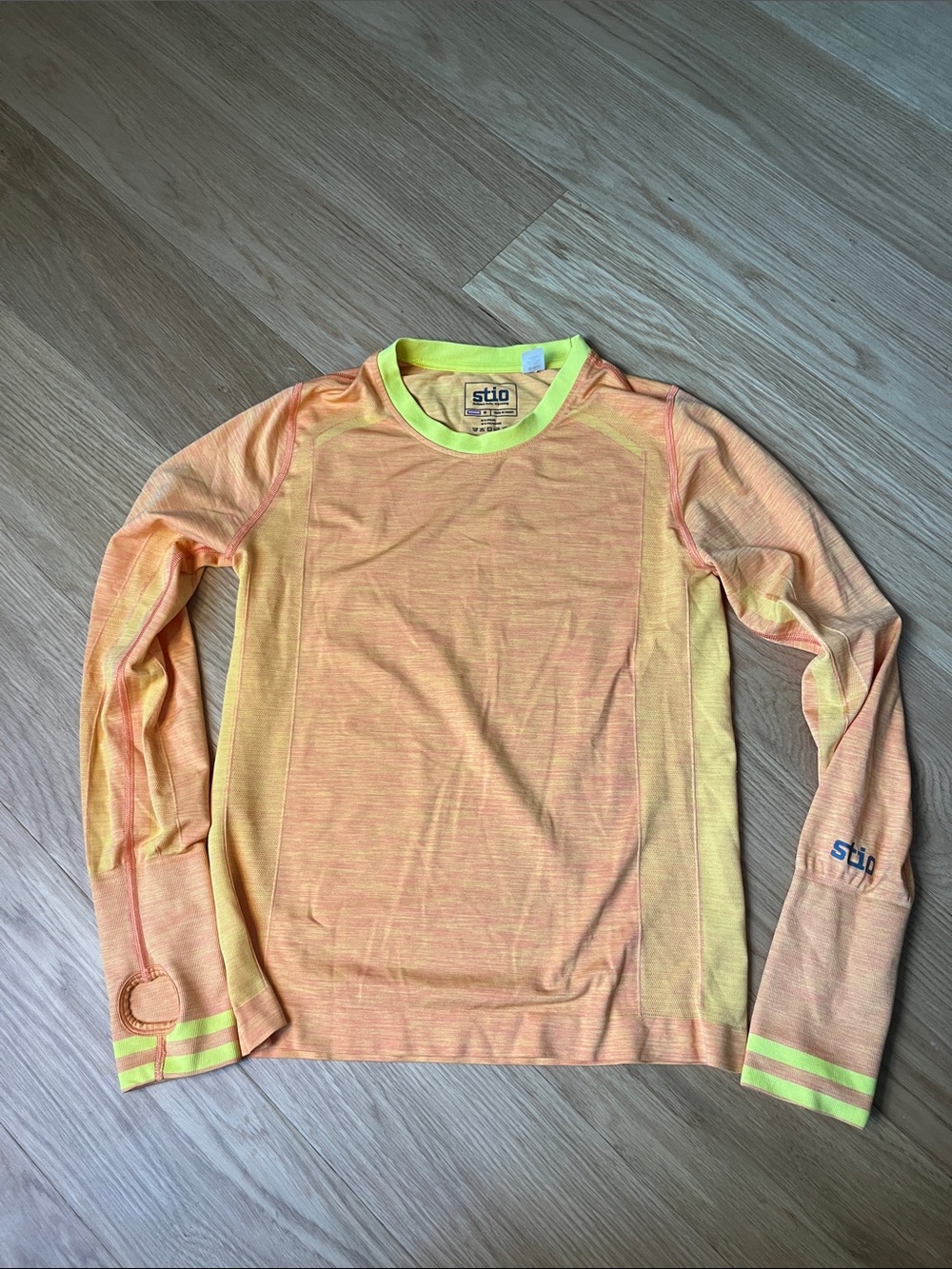 Stio Women’s Basis Seamless Tech Crewneck-cantaloupe Heather size M